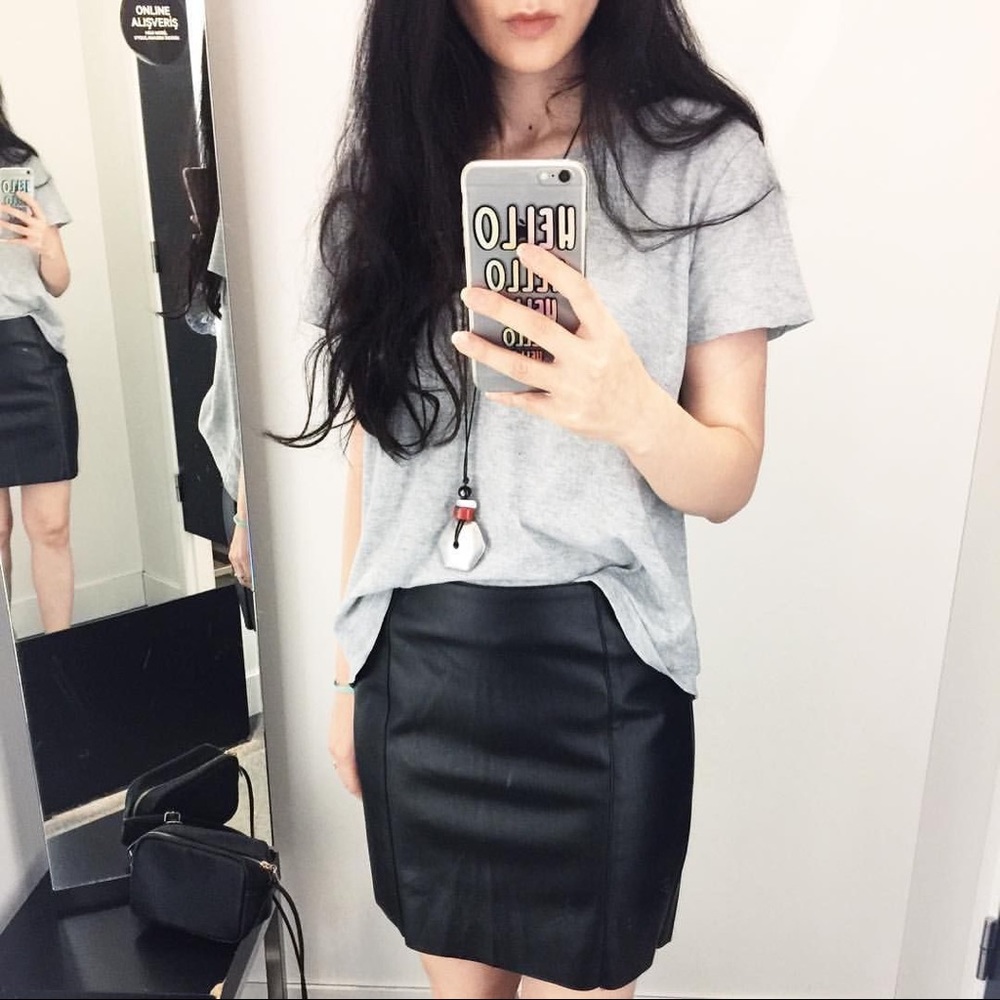 H&M Black Faux Leather Mini Skirt Back Exposed Zip